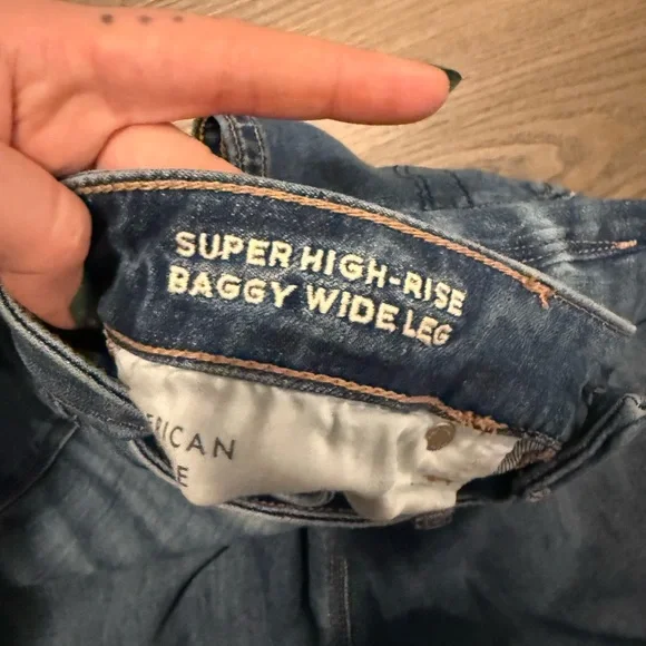 American Eagle Outfitters Super High-Rise Baggy Wide Leg Ripped Blue Jeans - Picture 6 of 7